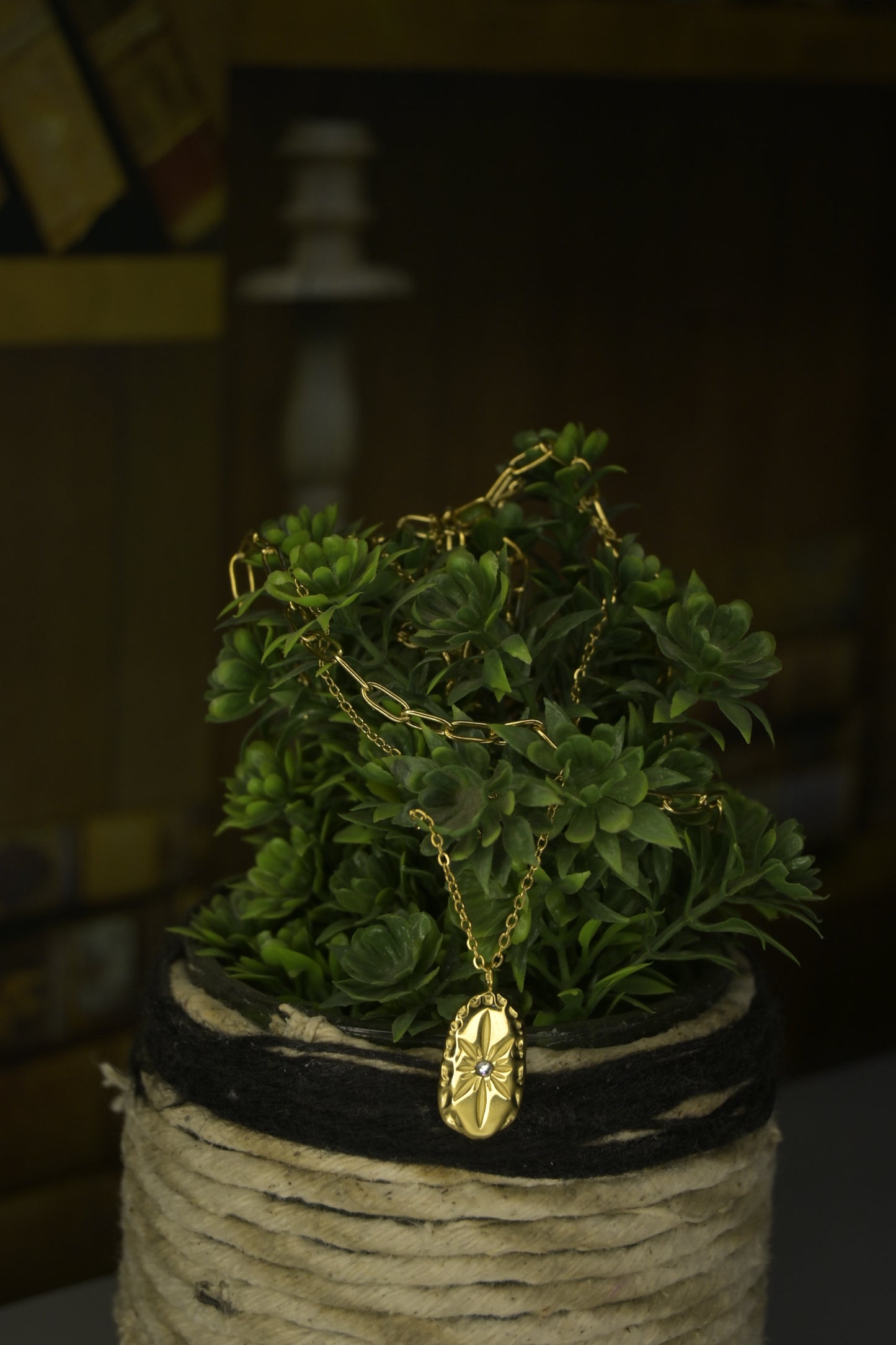 Contrasting Duo Chain