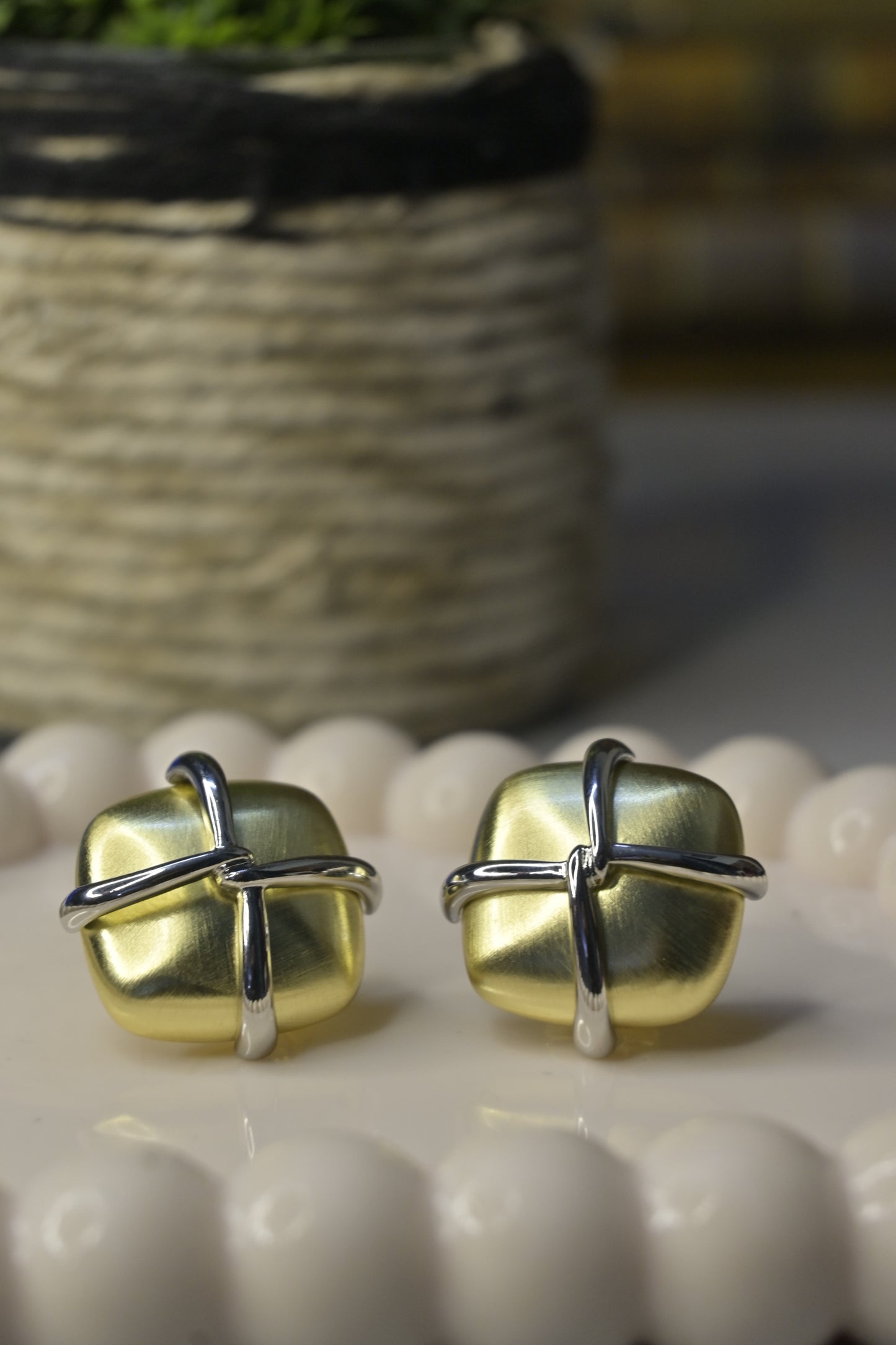 Wrap Stud