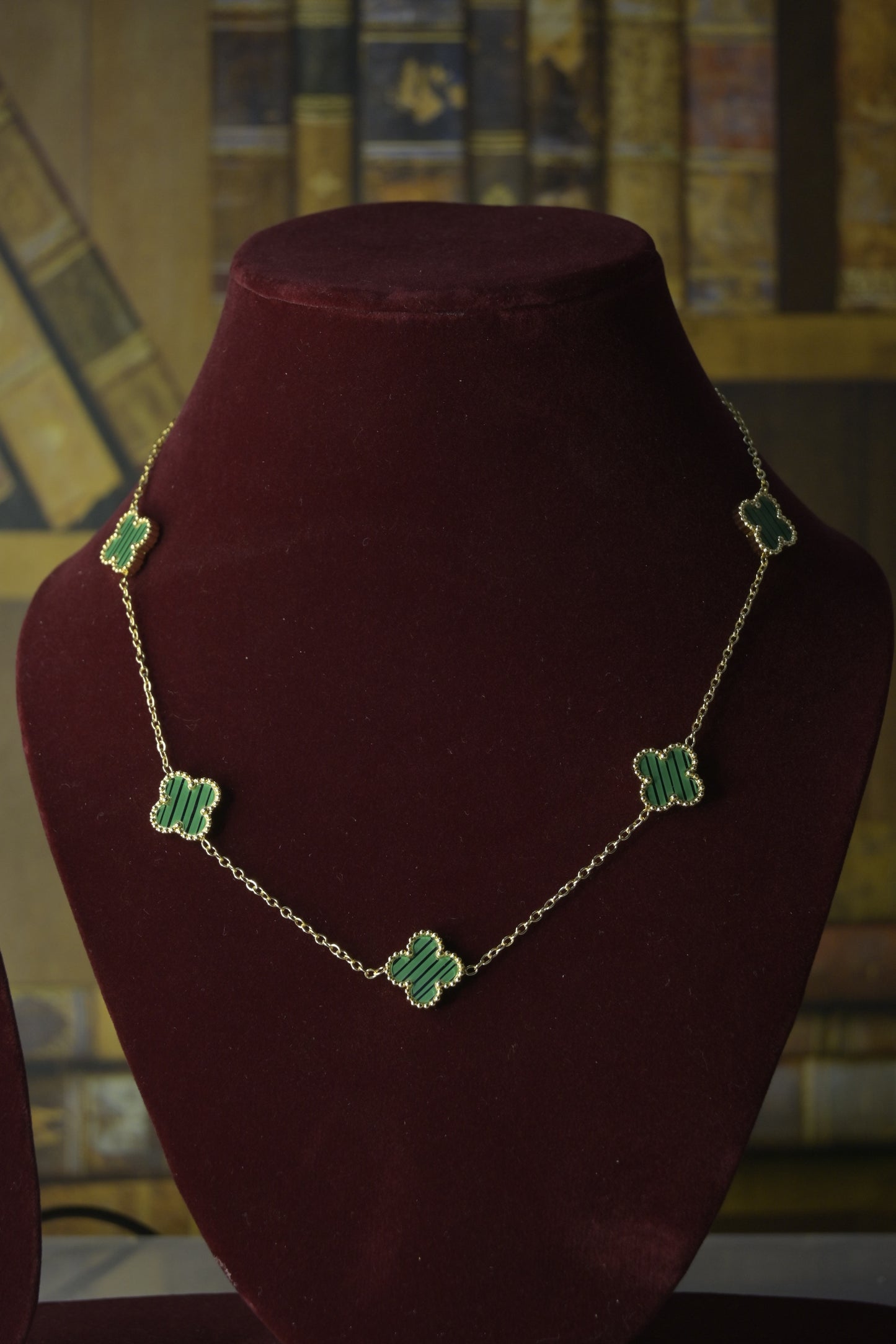 Clover Motif Chain