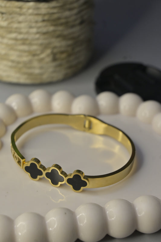 Midnight Clover Charm (M)