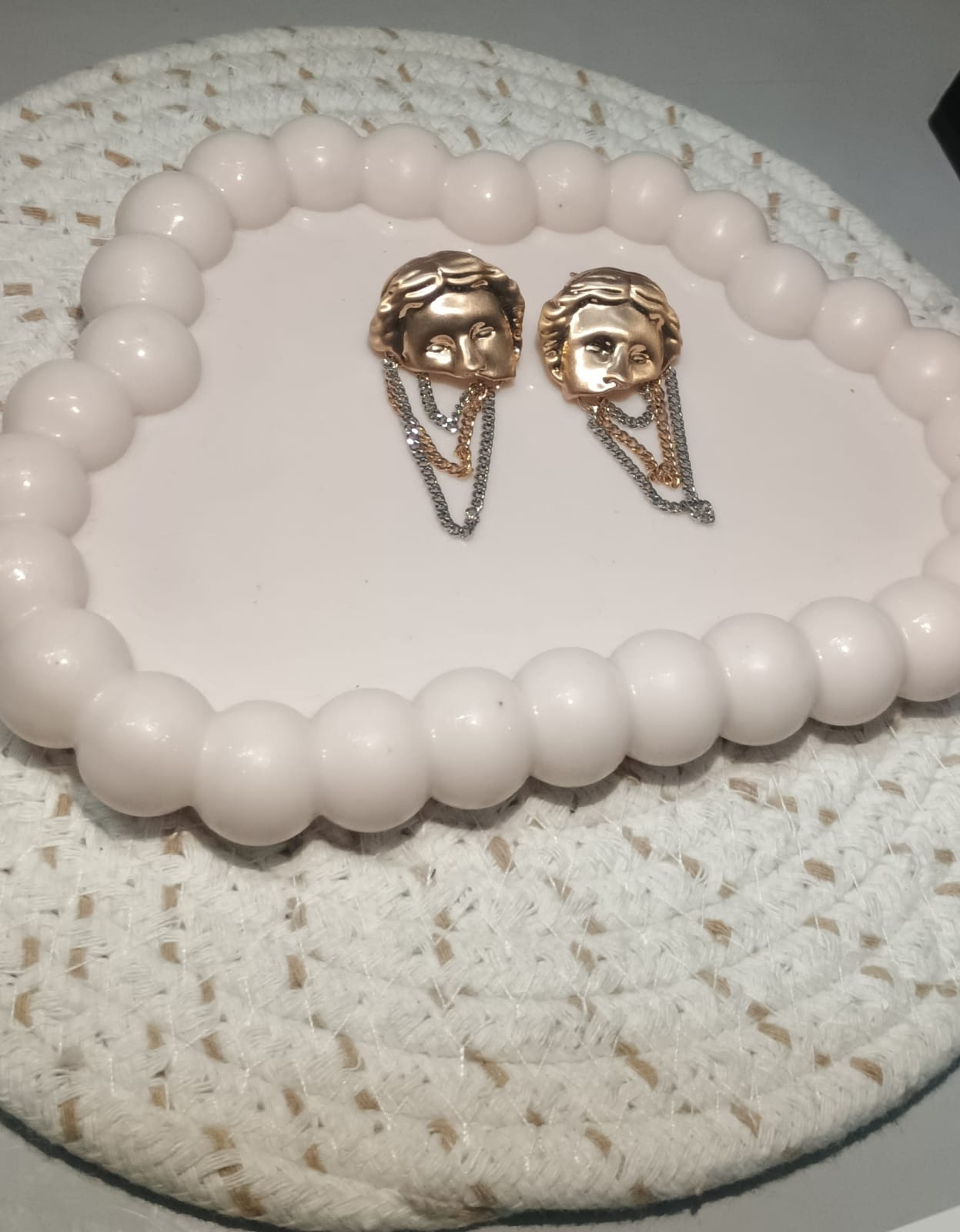 Medusa Korean stud