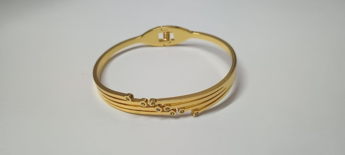 Crystal lined Bracelet
